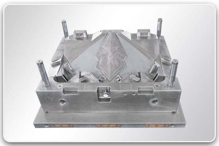 Vstrekovacia forma na plasty pre automobilové diely 4-1